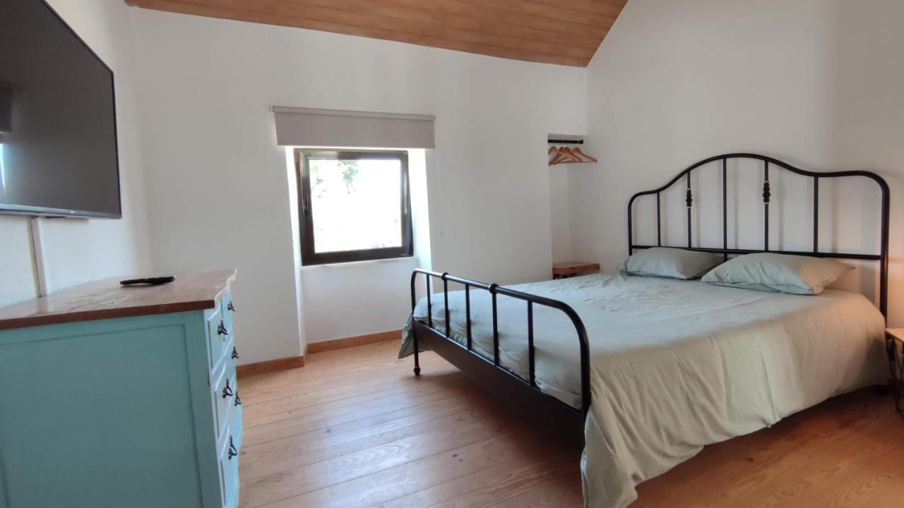 Pomar das Oliveiras - Moradia com Piscina privada e carregamento VE gratuito Carvalhal (Castelo Branco) Exterior foto